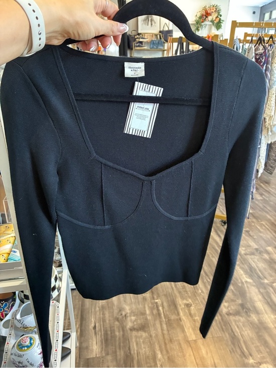 Abercrombie & Fitch Tops - Abercrombie & Fitch Black Long-Sleeve Sweetheart Knit Top